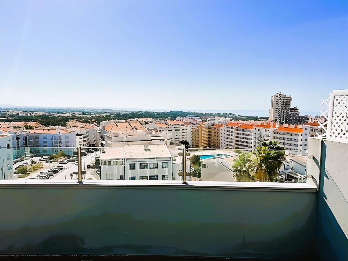 Flat 3 Bedrooms Apartment *