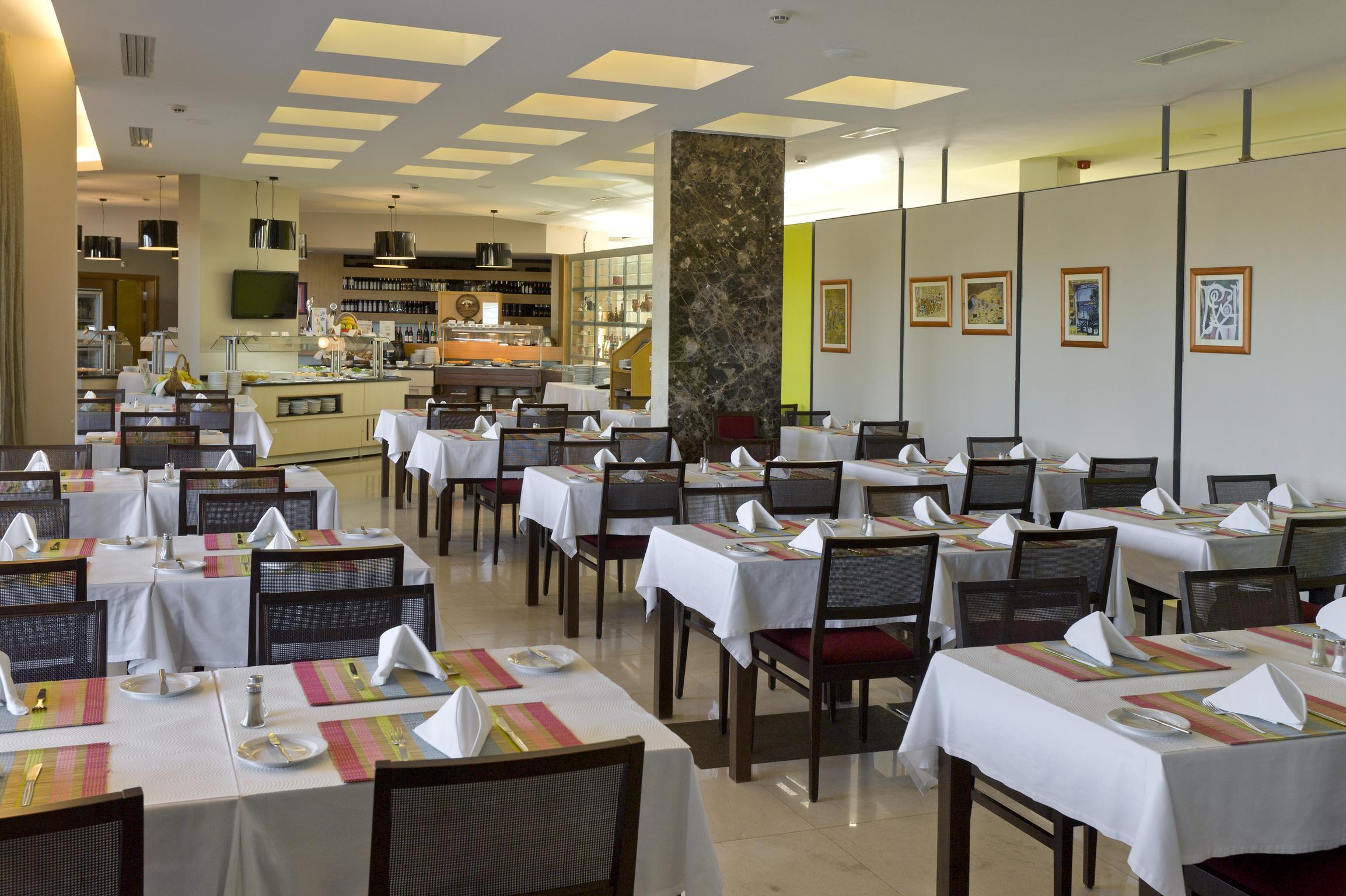 Apart-hotel Alfagar Village 3*