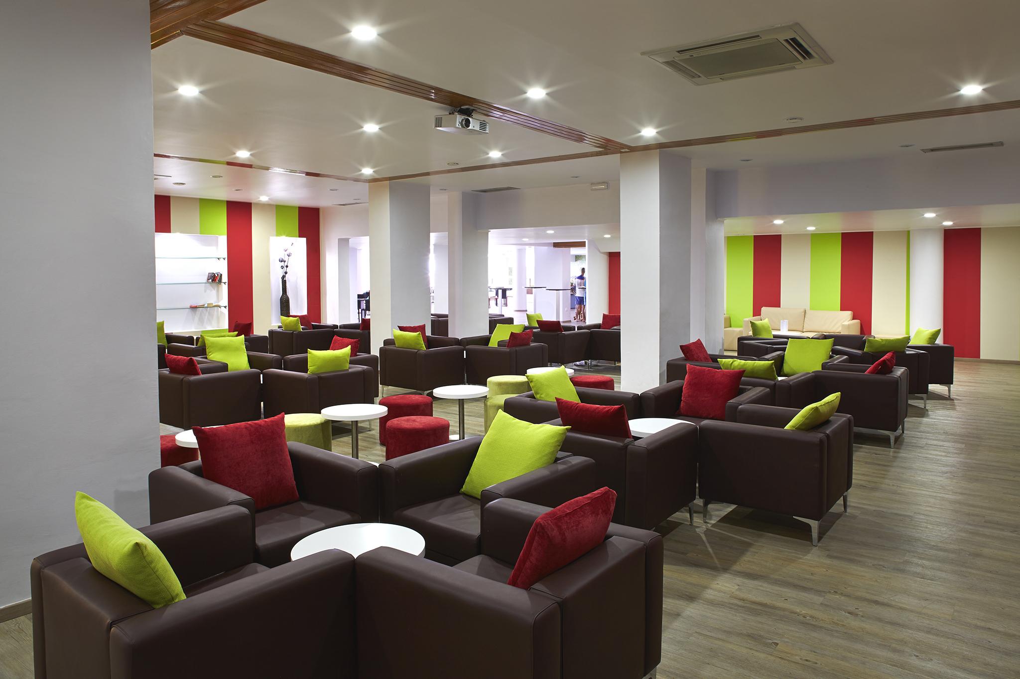 Aparthotel Luna Miramar Club 4*