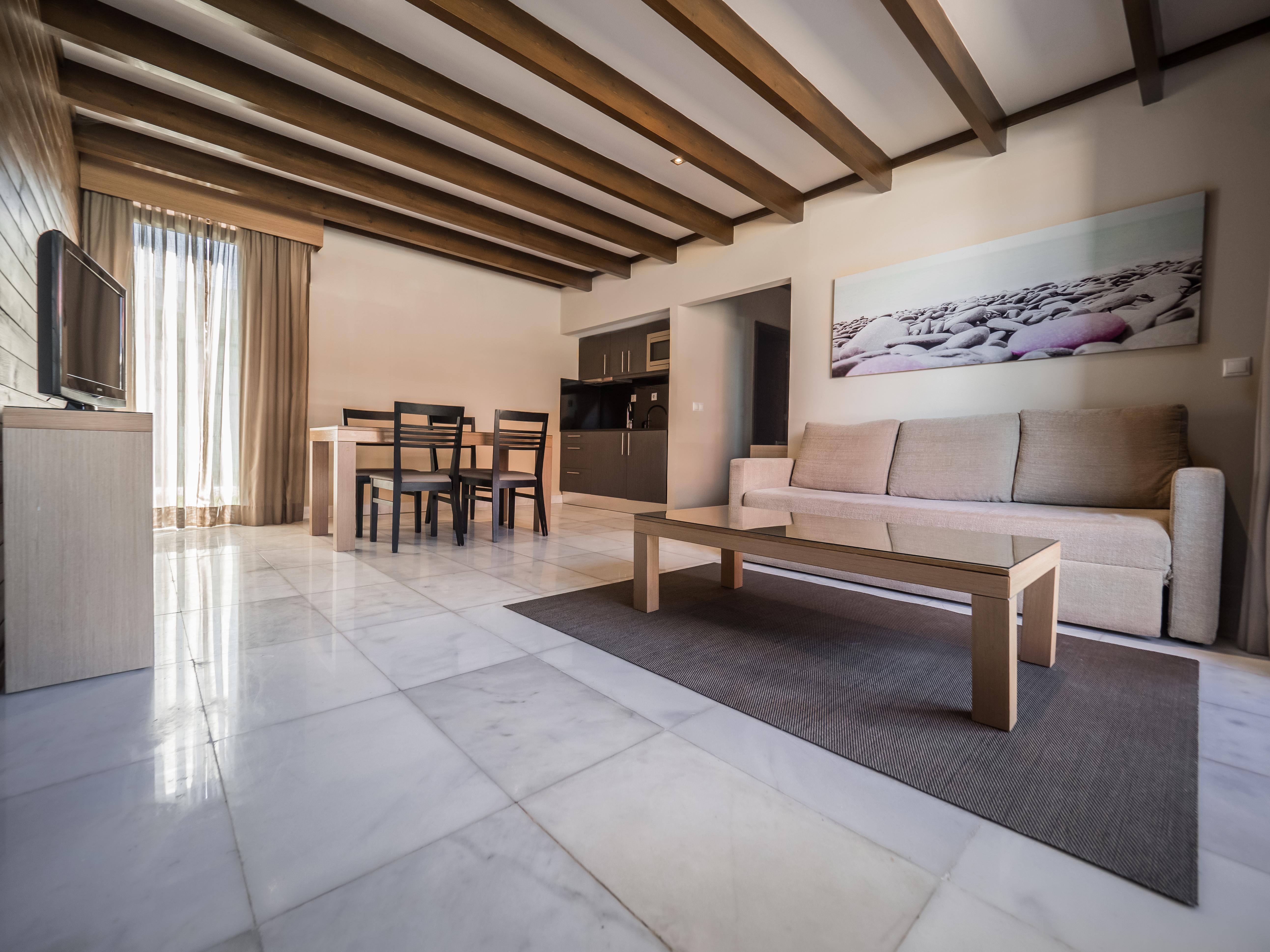 Topazio Vibe & - Adults Friendly Aparthotel Albufeira