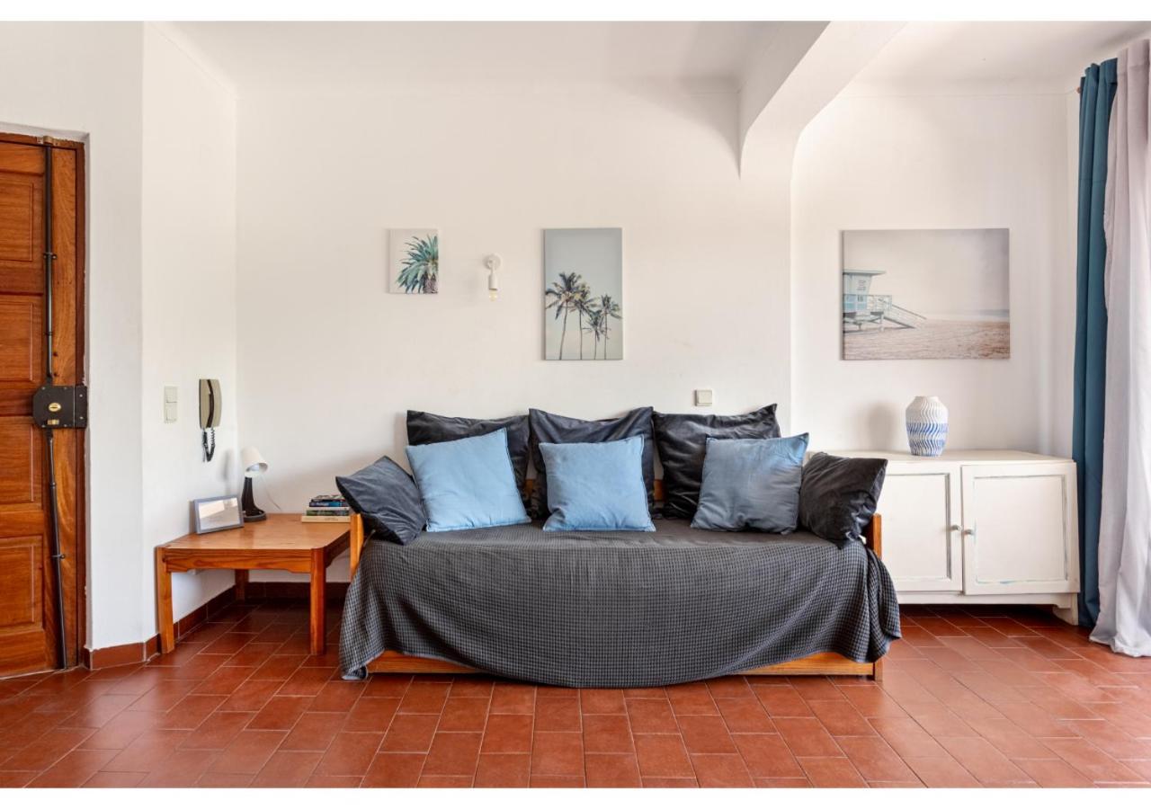 Joivy Adorable Flat With Balcony Apartment