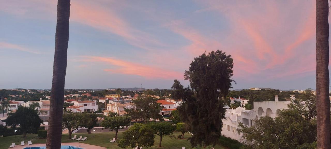 Jeannie's Oura Estrela Albufeira
