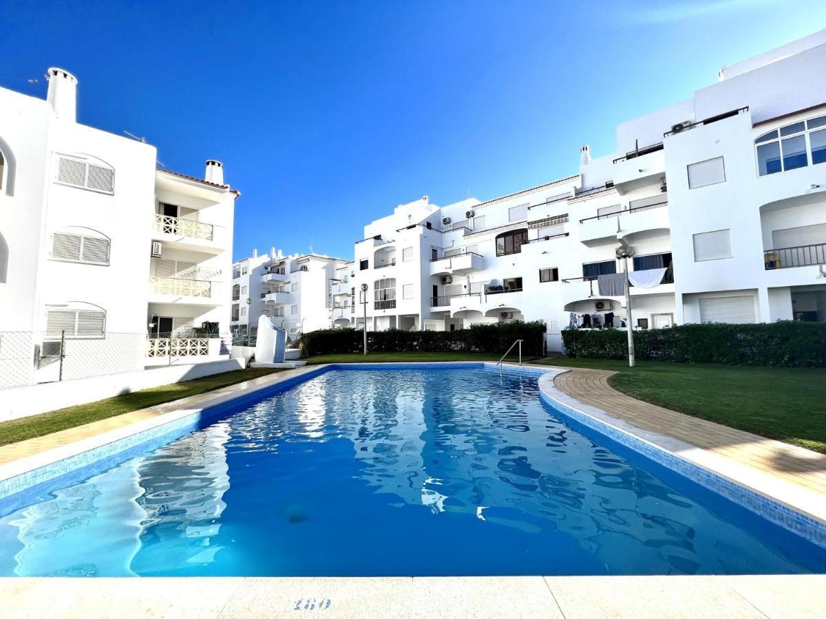 Downtown With Pool By Homing Albufeira