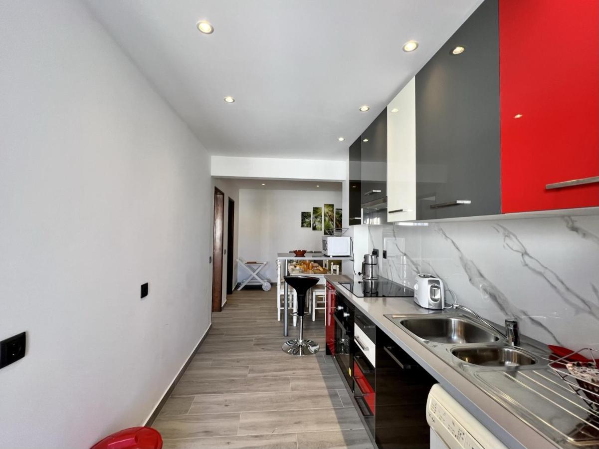 Downtown With Pool By Homing Apartamento