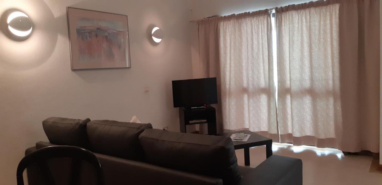 Jeannie's Oura Estrela Apartment
