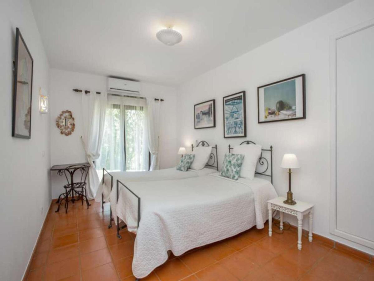 Beautiful Algarve 5 Bedrooms Pilar Amazing Sea Views *