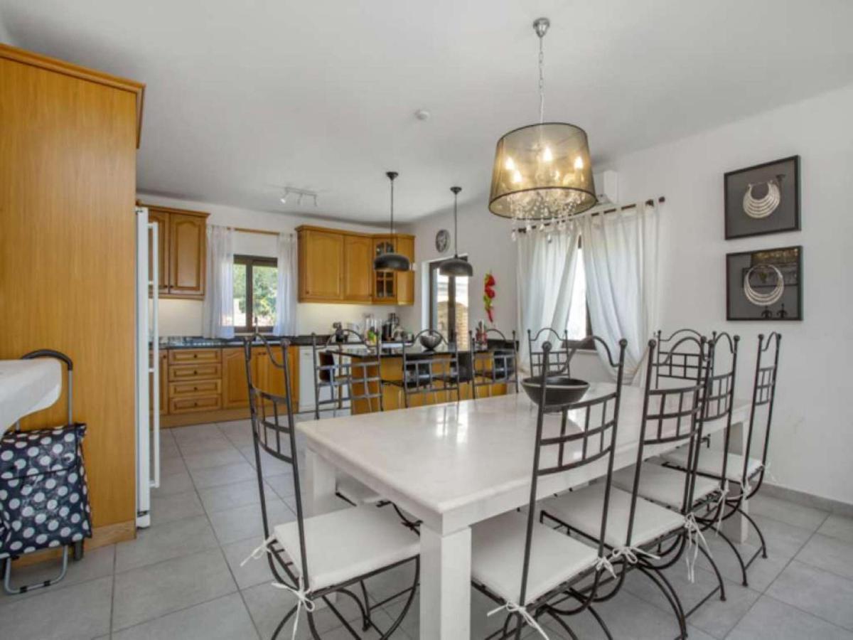 Beautiful Algarve 5 Bedrooms Pilar Amazing Sea Views *