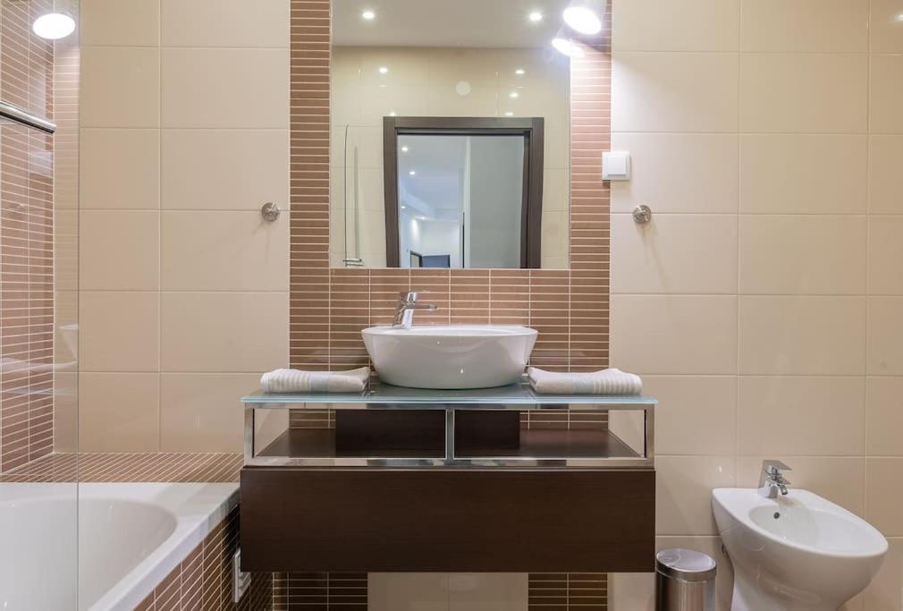 Old Town Center - Verasol 2 *