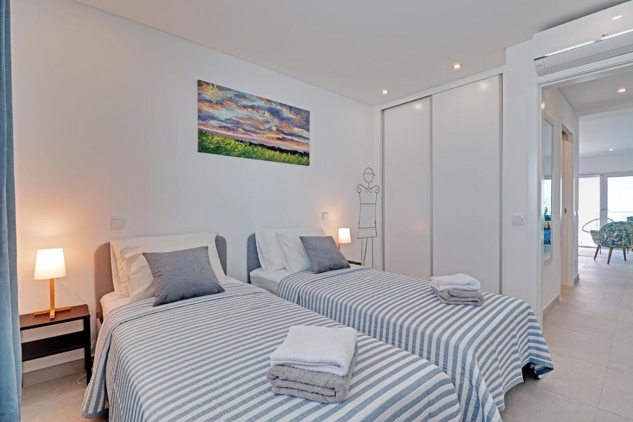 Apartment Ocean Chic By The