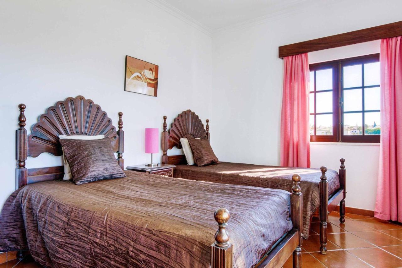 Dois Pinheiros Villa