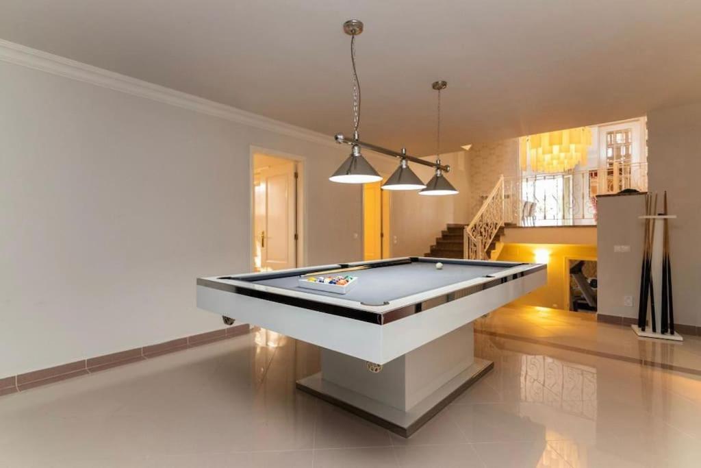 Luxury / Pool, Gym ,cinema Villa *