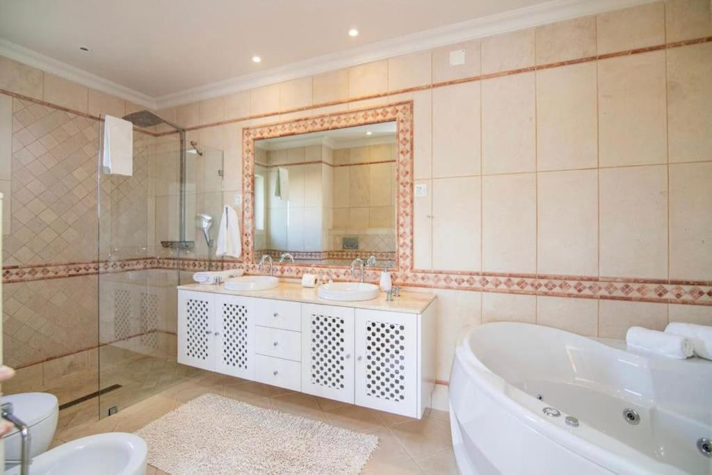 Luxury / Pool, Gym ,cinema Albufeira