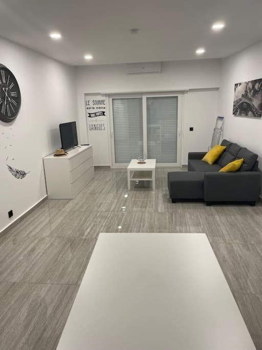 Apartamento Superbe Appartement, Parking,300 M De La *