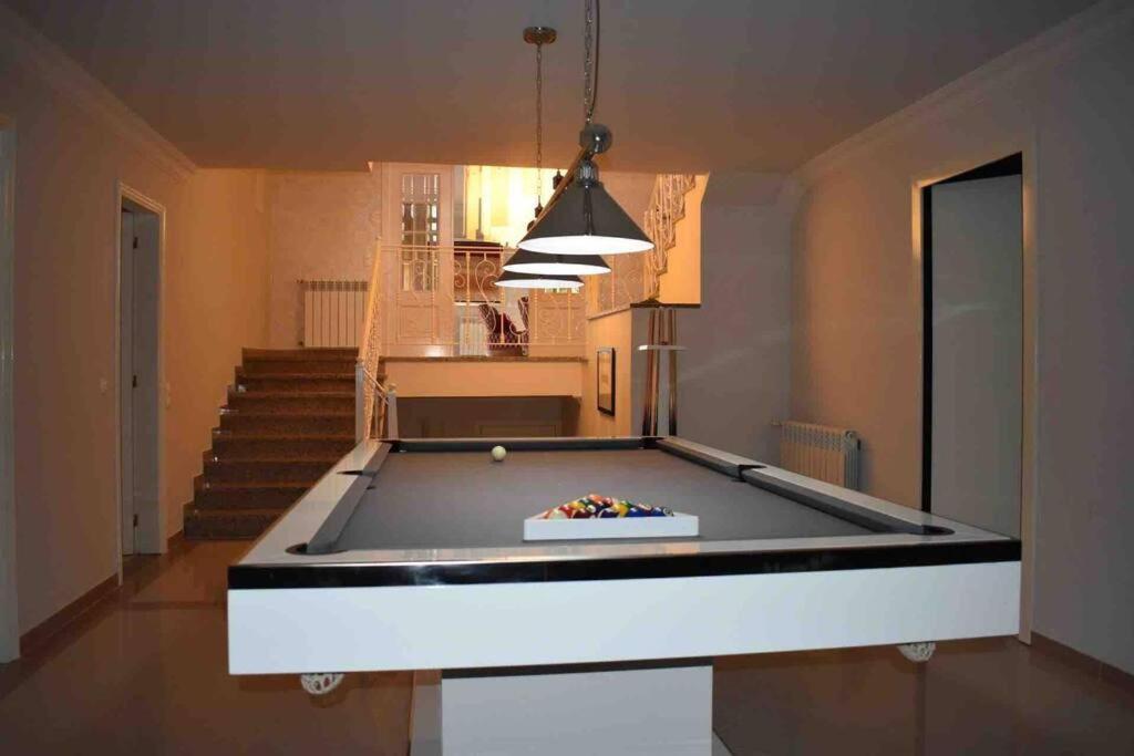 Luxury / Pool, Gym ,cinema Villa