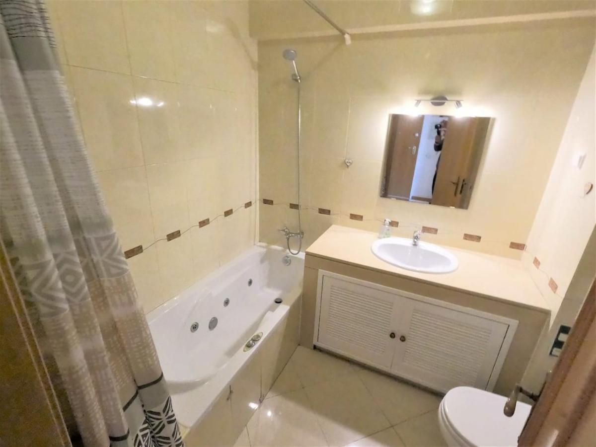 Algarve Modern T1 With Balcony In * Albufeira