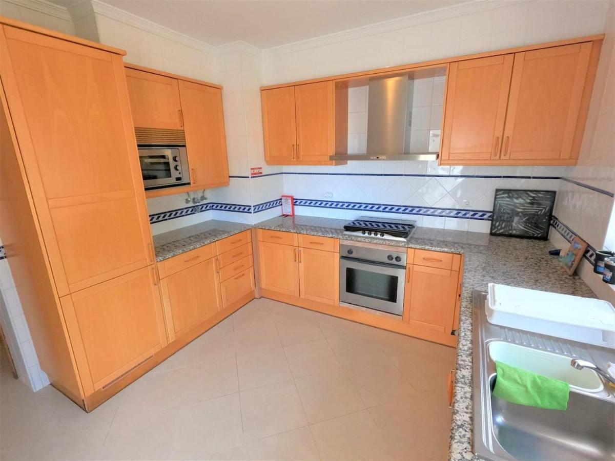 Algarve Modern T1 With Balcony In Apartamento Albufeira