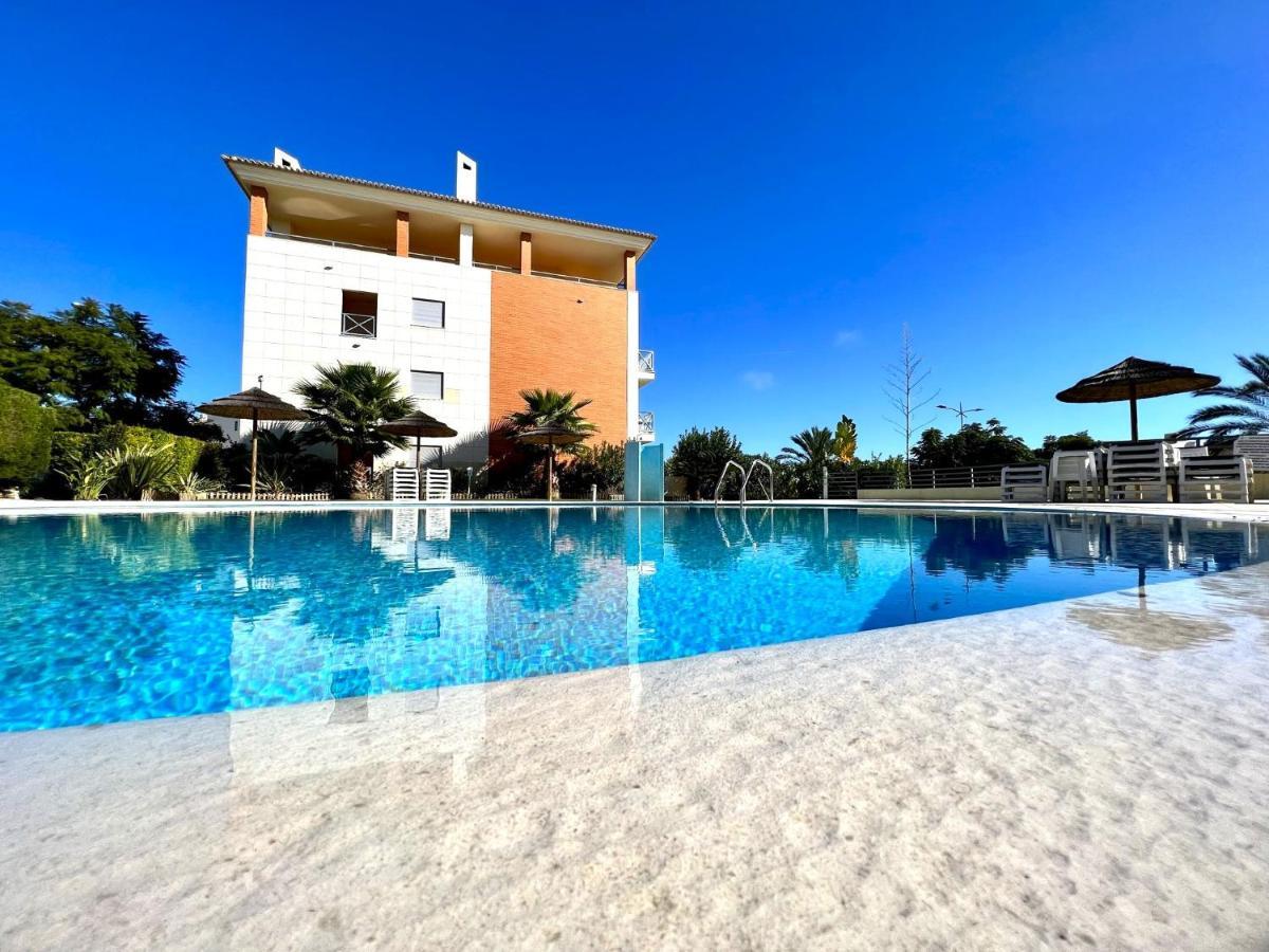 Apartment Modern 4 With Pool By Homing *