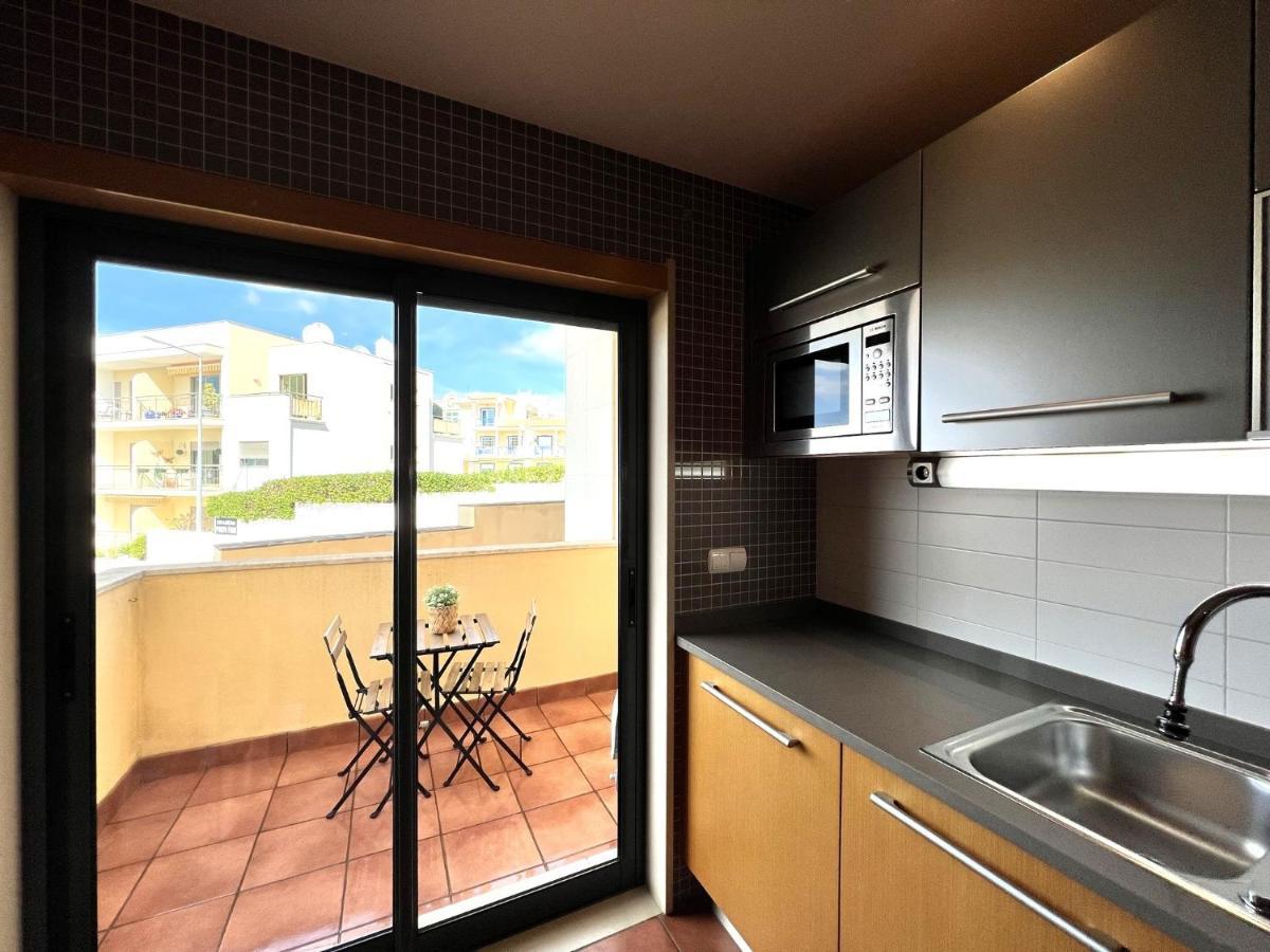 Apartment Experience With Pool By Homing