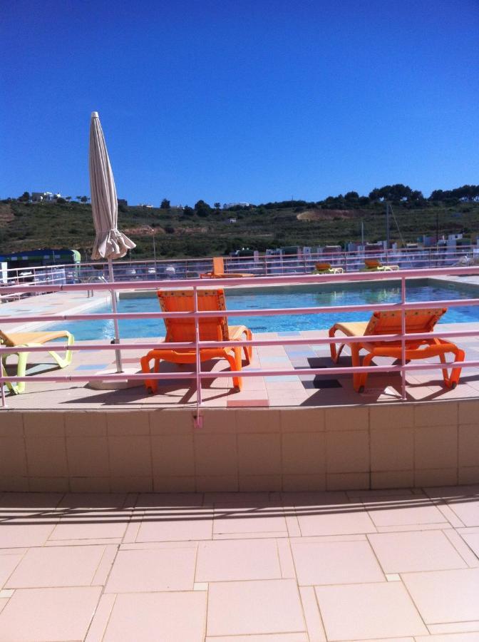 Marina De T1 Ate 2 Pax Ou T2 Ate 6 Pax Com Piscina E Vista Marina Apartment *