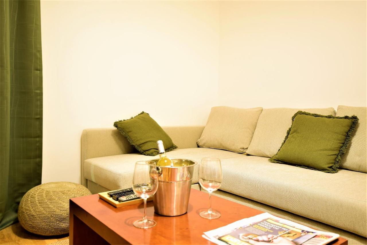 Marina De T1 Ate 2 Pax Ou T2 Ate 6 Pax Com Piscina E Vista Marina Apartment