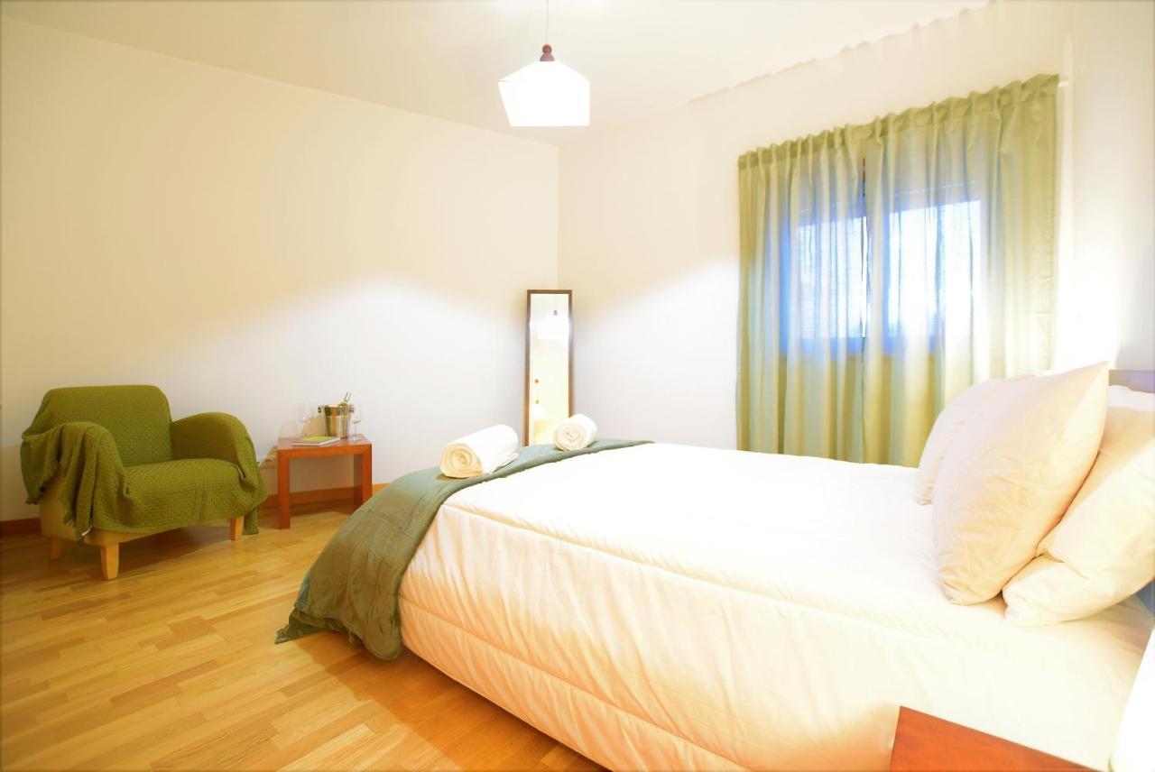 Marina De T1 Ate 2 Pax Ou T2 Ate 6 Pax Com Piscina E Vista Marina Apartment *