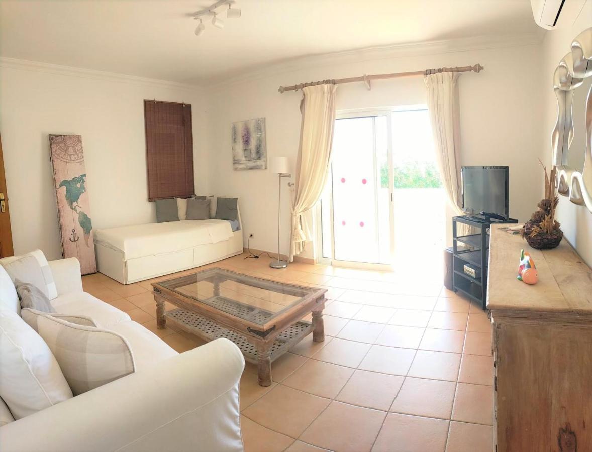 White Sands - Private Oasis, Heated Pool, Beaches & Strip Nearby Albufeira