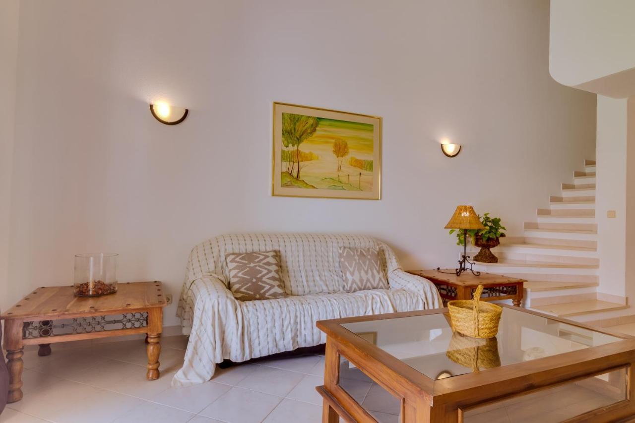 Small 4pax -shared Pool @ Homesbyfc Vakantiehuis Albufeira