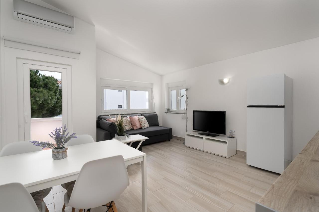 Appartement Bright - 5min To The By Lovelystay