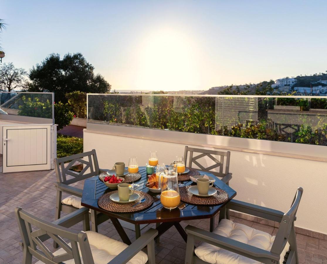 Sunset On The Sea Apartment *