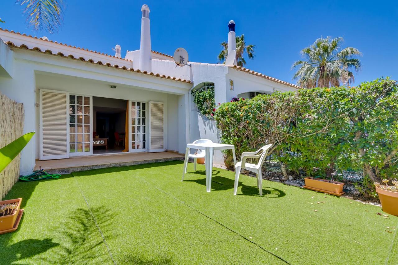 Vakantiehuis Small 4pax -shared Pool @ Homesbyfc
