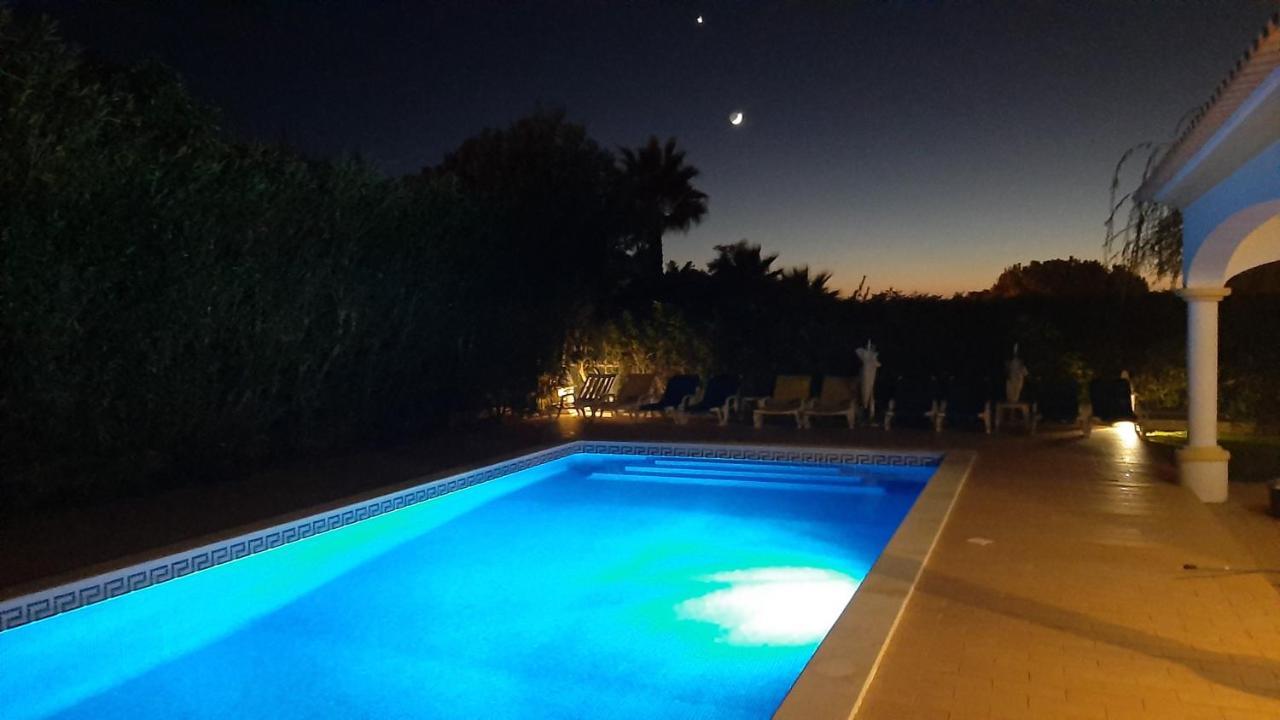 White Sands - Private Oasis, Heated Pool, Beaches & Strip Nearby Villa Albufeira