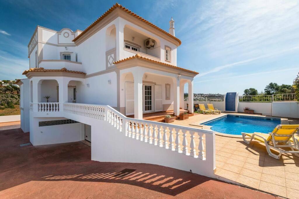 Villa Chris By Gabi Miguel *