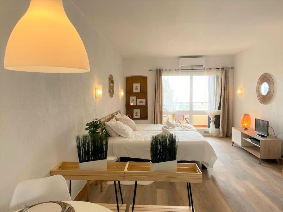 With Great Sea View, Near The Beach, With Ac And Pools Apartment