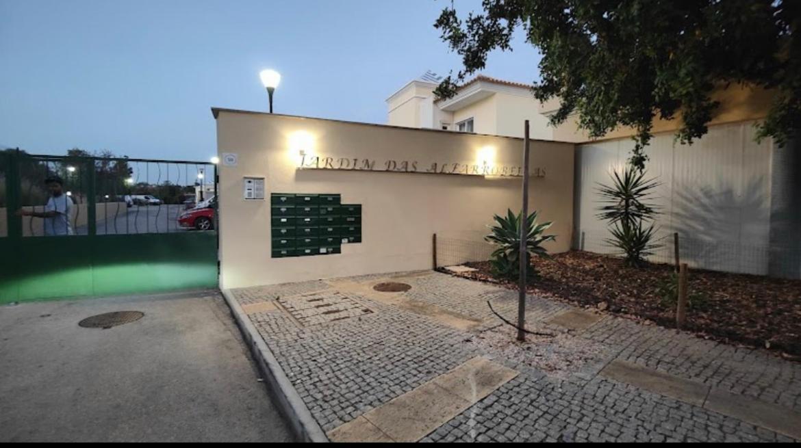 Amazon And Gray Bedrooms Homestay Albufeira