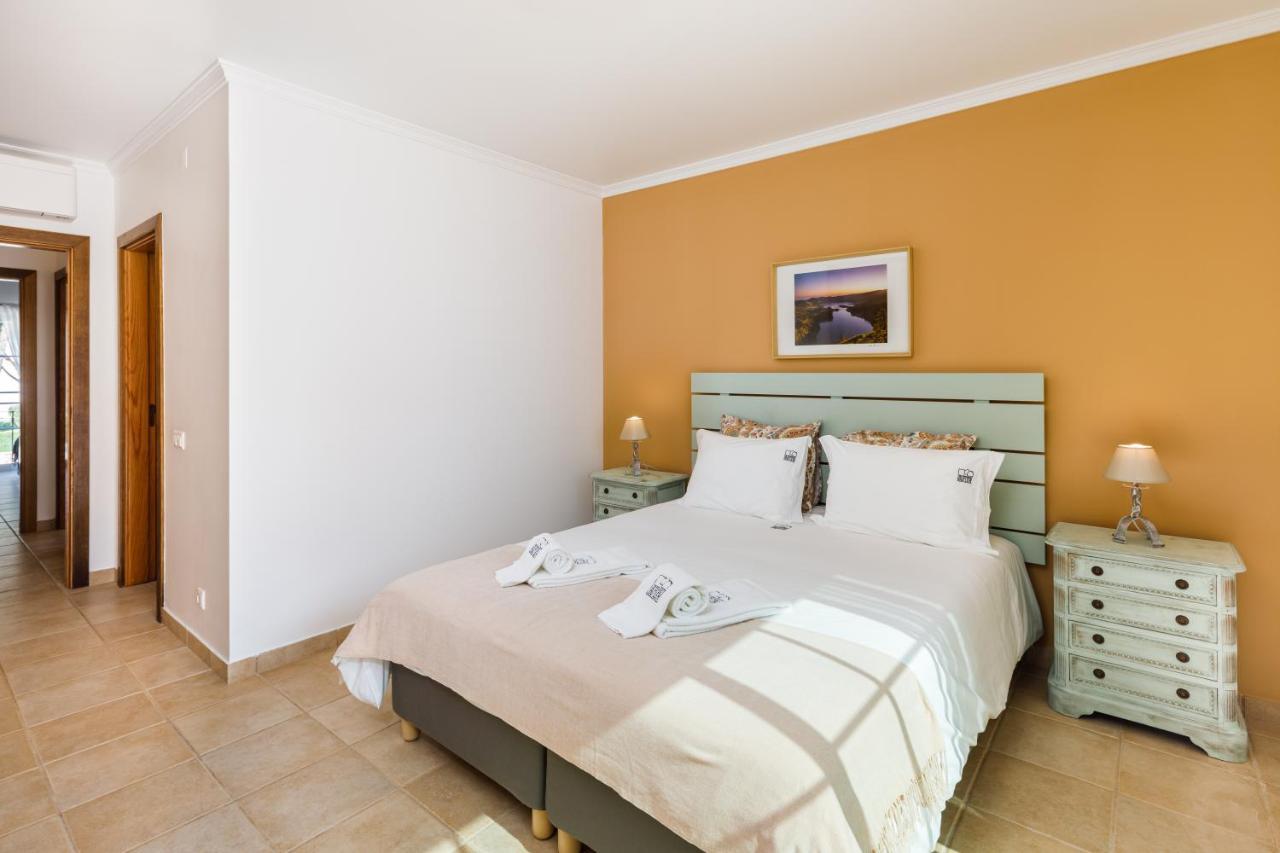 Falesia Ocean By The Portuguese Butler *