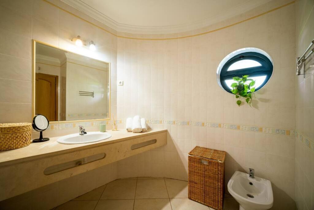 Albufeira-sea View/pool Casa Sara Linnea 1bedroom Apartment Albufeira