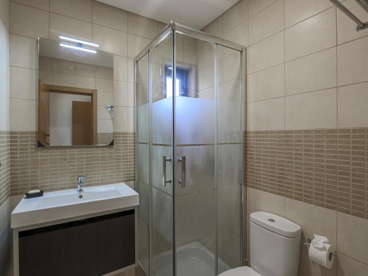 Villa V4, Jardins Branqueira7 Near Beach, *