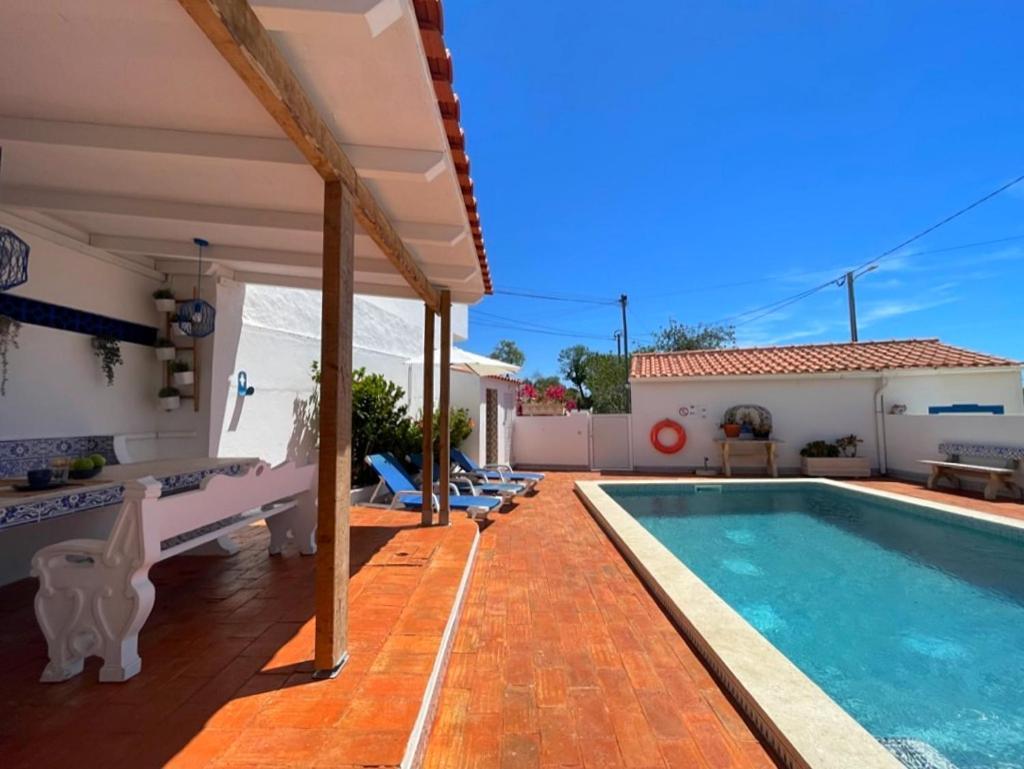 Arvela Villa *