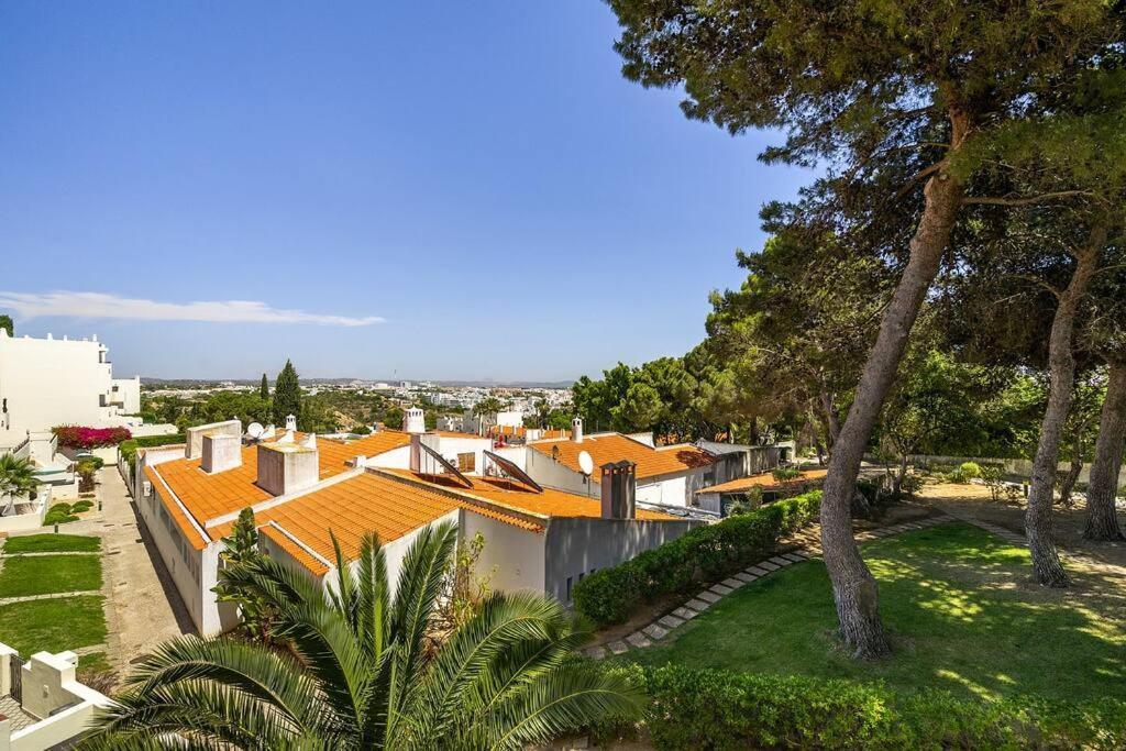 Garden Paradise, Old Town & Apartamento *