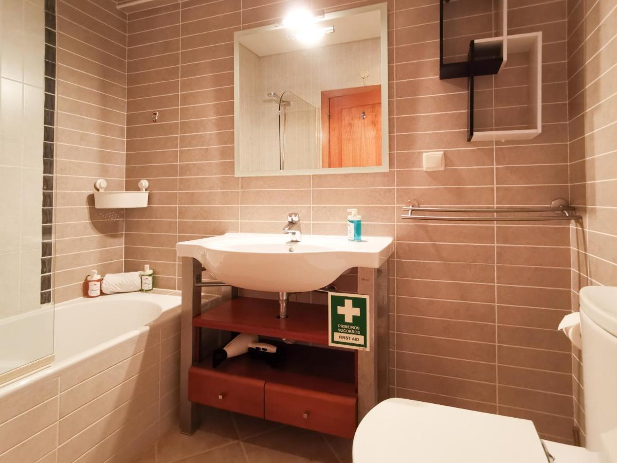 #100 Palmeira Flat With Shared Pool By Holidays Apartment *