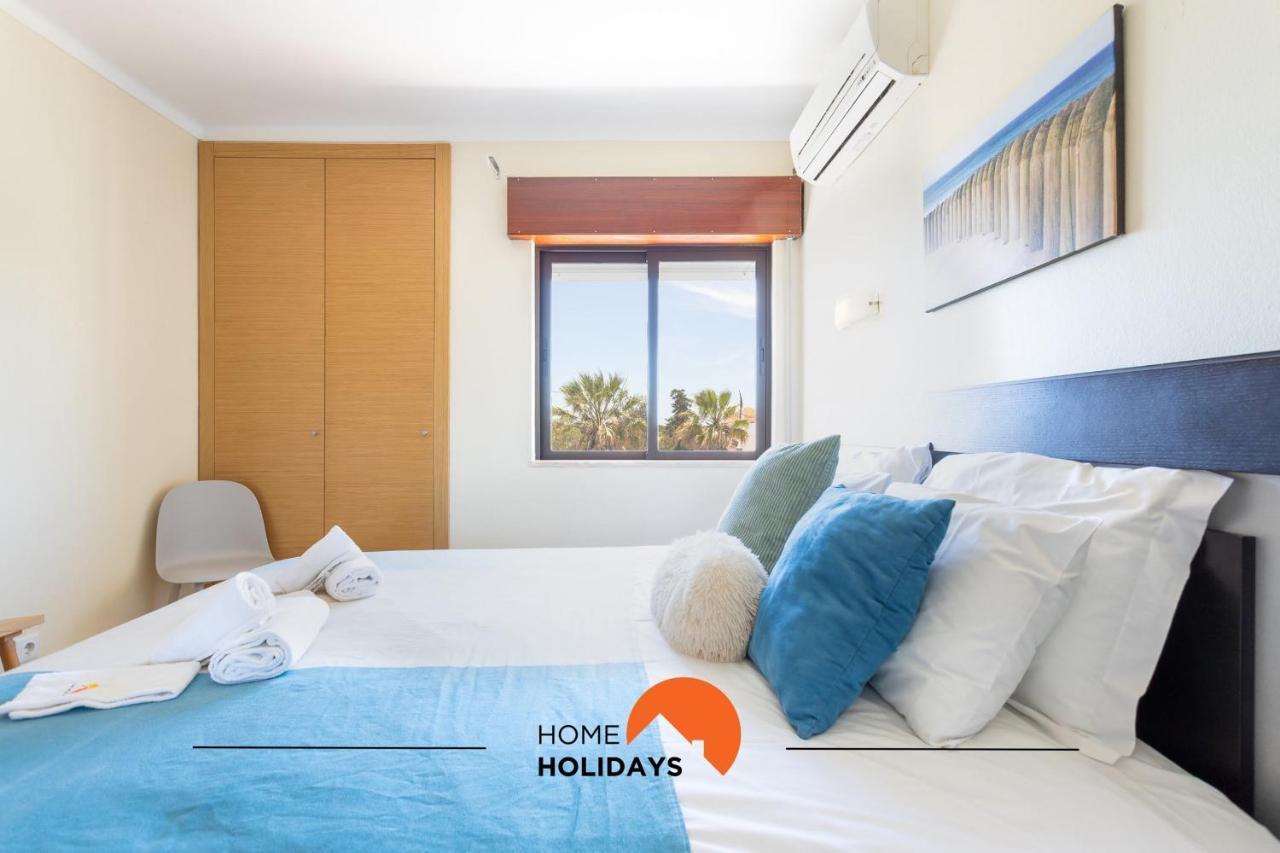 #005 Foxy B By Holidays Apartment *