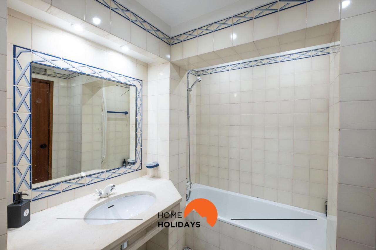 #015 Buganvilia By Holidays *