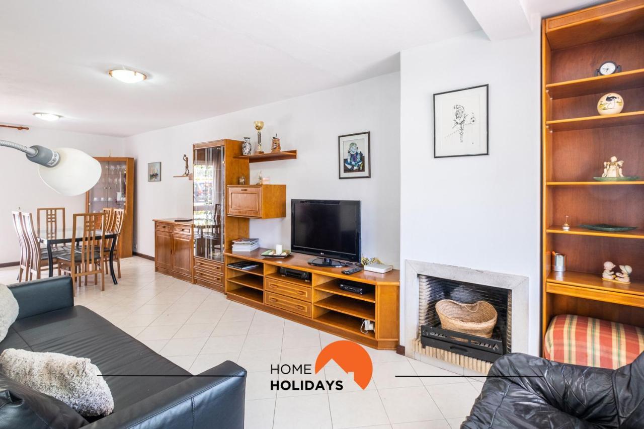 #047 Almond Tree By Holidays Holiday home