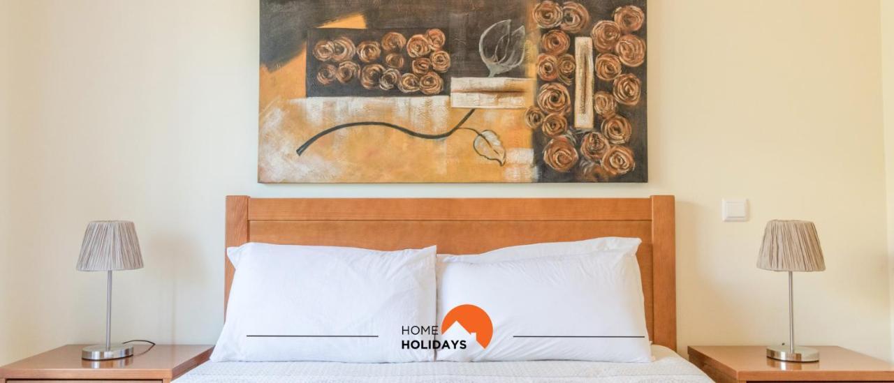 #004 Orada By Holidays *