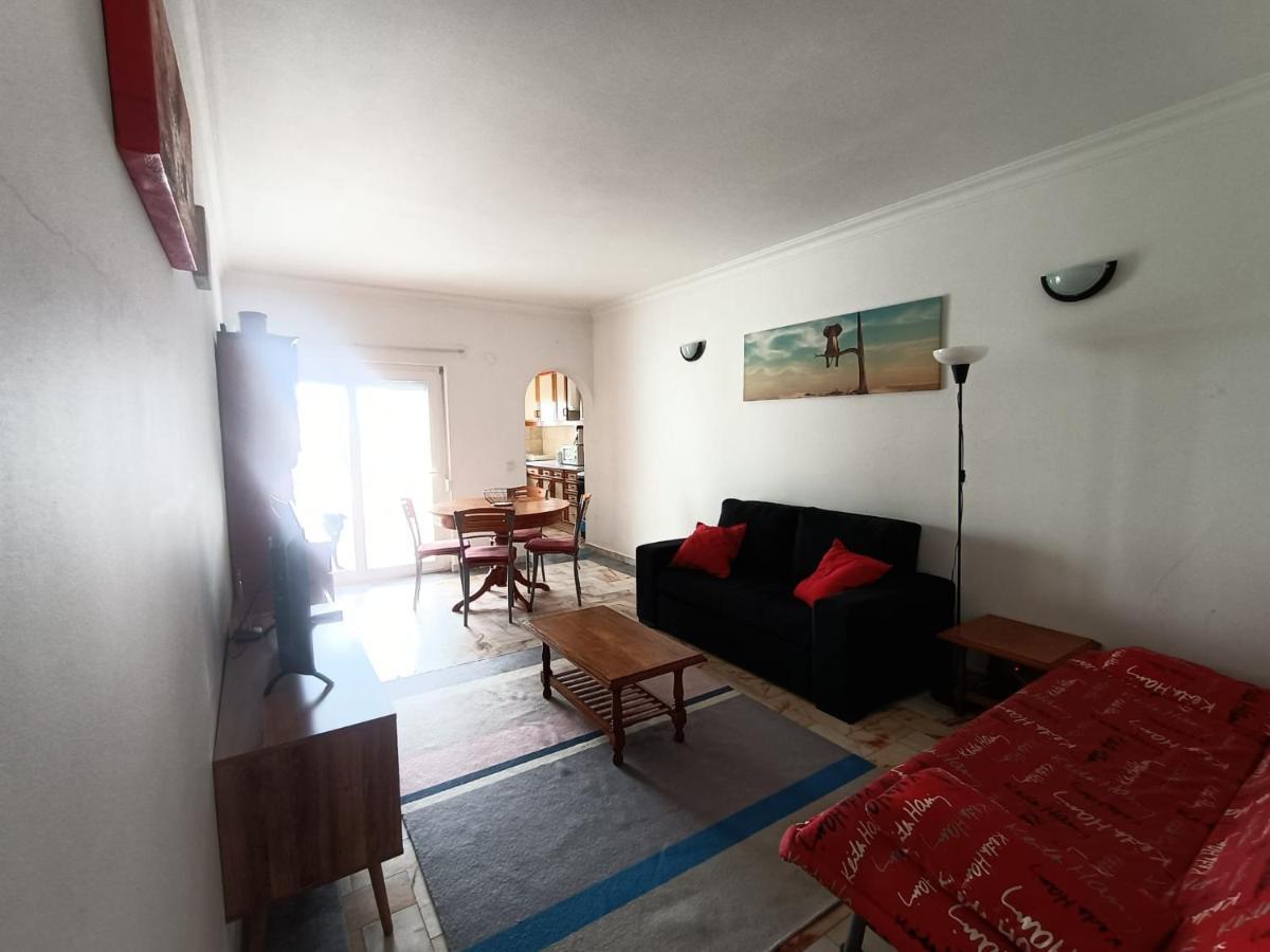 Apartment Oura Li