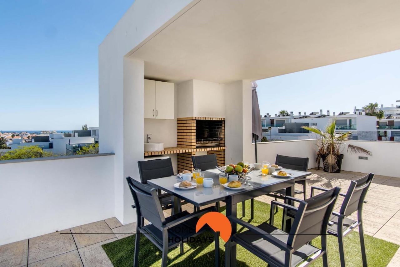 Apartment #143 Penthouse By Holidays *