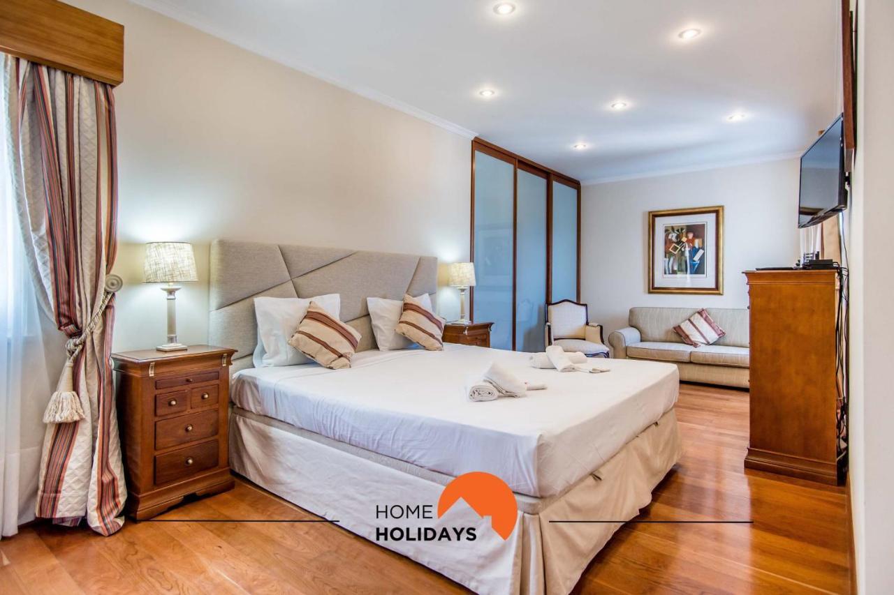 #128 Number 10 By Holidays Holiday home