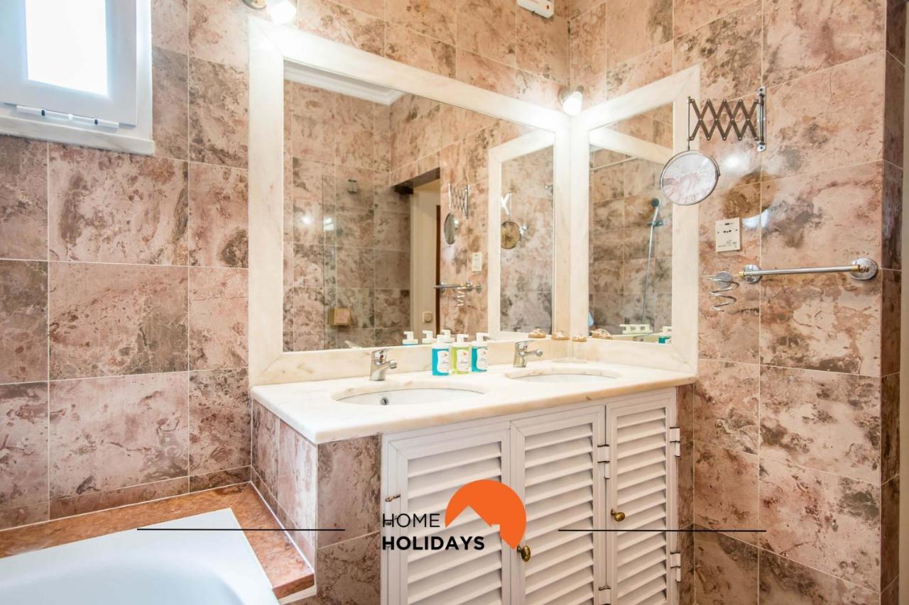 #128 Number 10 By Holidays Holiday home *