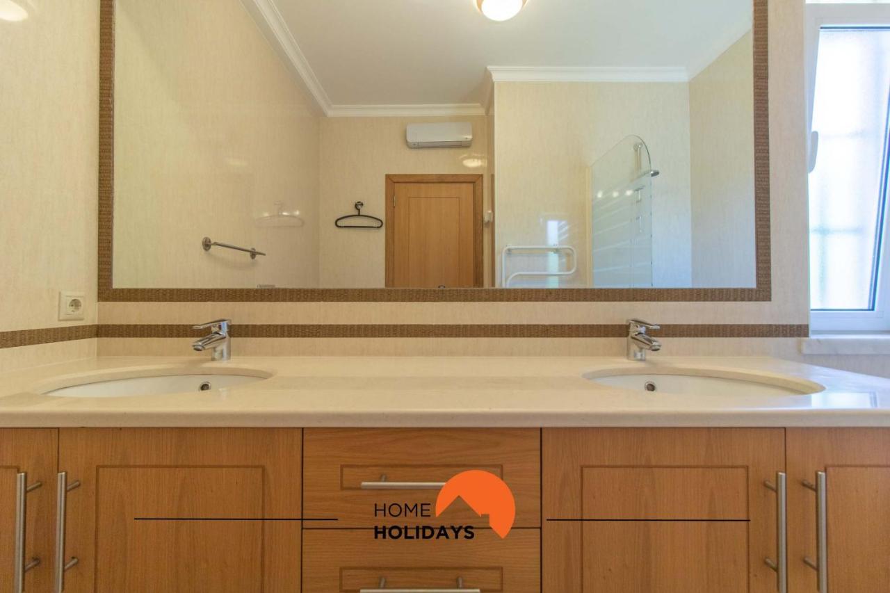 #102 V5 Clube By Holidays Holiday home
