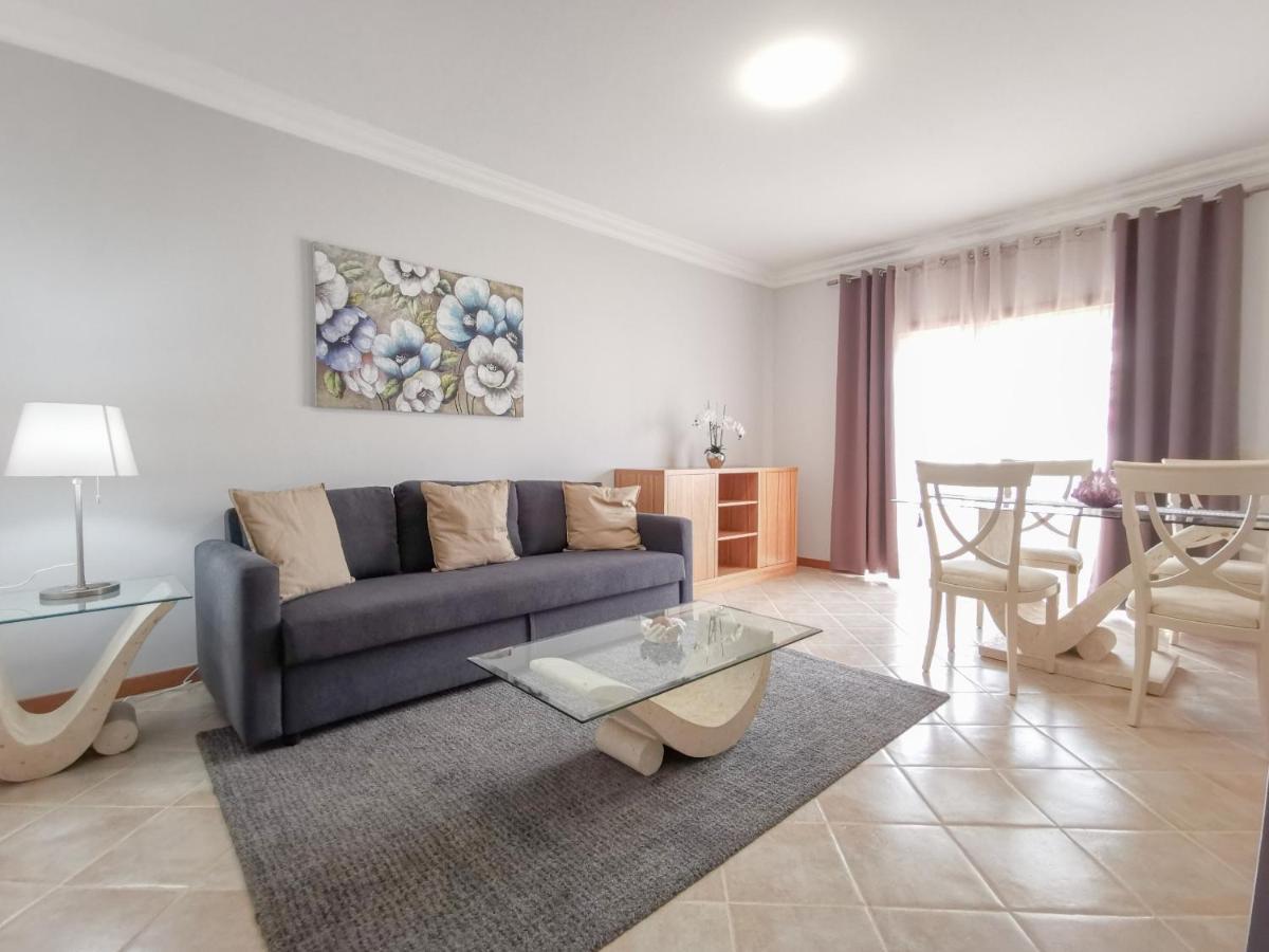 #100 Palmeira Flat With Shared Pool By Holidays Apartment *